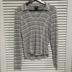 Oak & Trellis Striped V-Neck Stretchy Long Sleeve Top